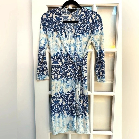 BCBGMAXAZRIA Y2K Adele Blue White Watercolor Paintbrush Wrap Dress Size Small S - Picture 11 of 11